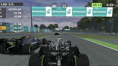 F1 Mobile Racing手游app截图